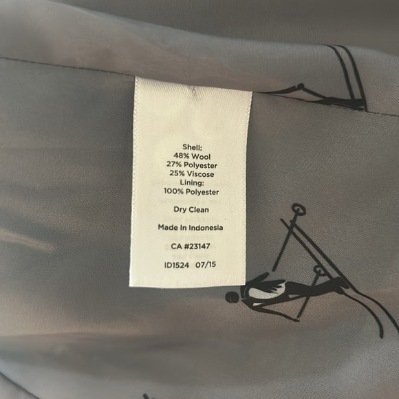 Talbots blazer. Very nice! Skiers print on interior. - Picture 5 of 5